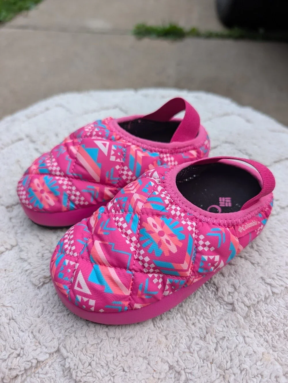 Columbia Kids Bright Pink Quilted Slip-On Clogs with Aztec Print Size 8